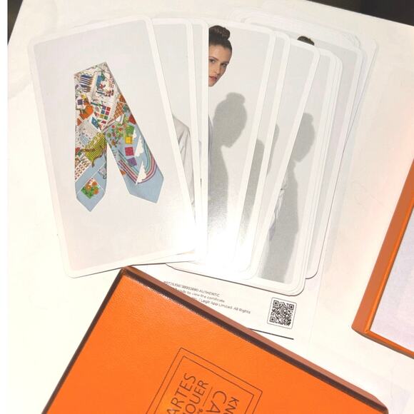 Hermes Scarf Tying Cards - Picture 2 of 3